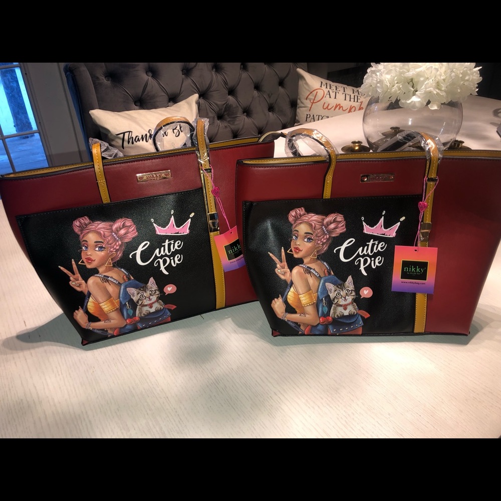 2 purses
